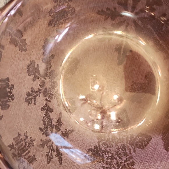 Pyrex purple 1.5 QT bowl with handles - Picture 4 of 9